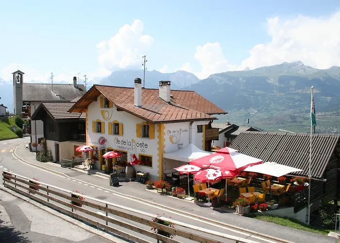 ベッド・アンド・ブレックファスト Cafe De La Poste 3*