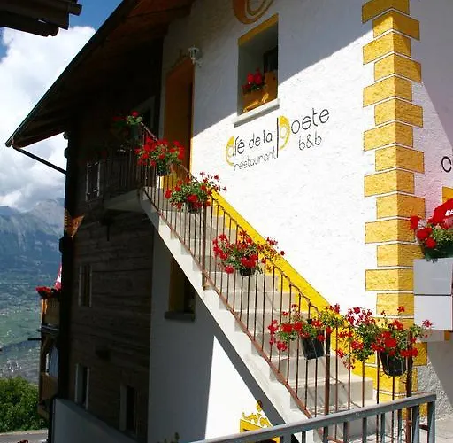 ベッド・アンド・ブレックファスト Cafe De La Poste 3*