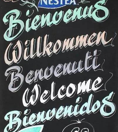 Bed & Breakfast Cafe De La Poste 3*