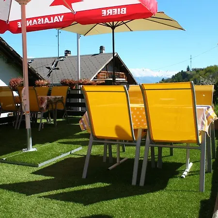 Cafe De La Poste 3*