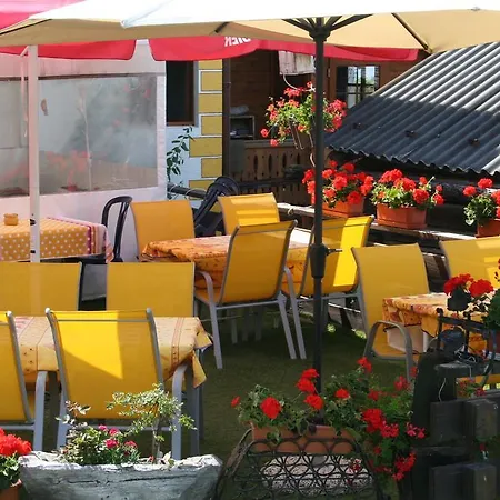 Nocleg ze śniadaniem Cafe De La Poste 3*